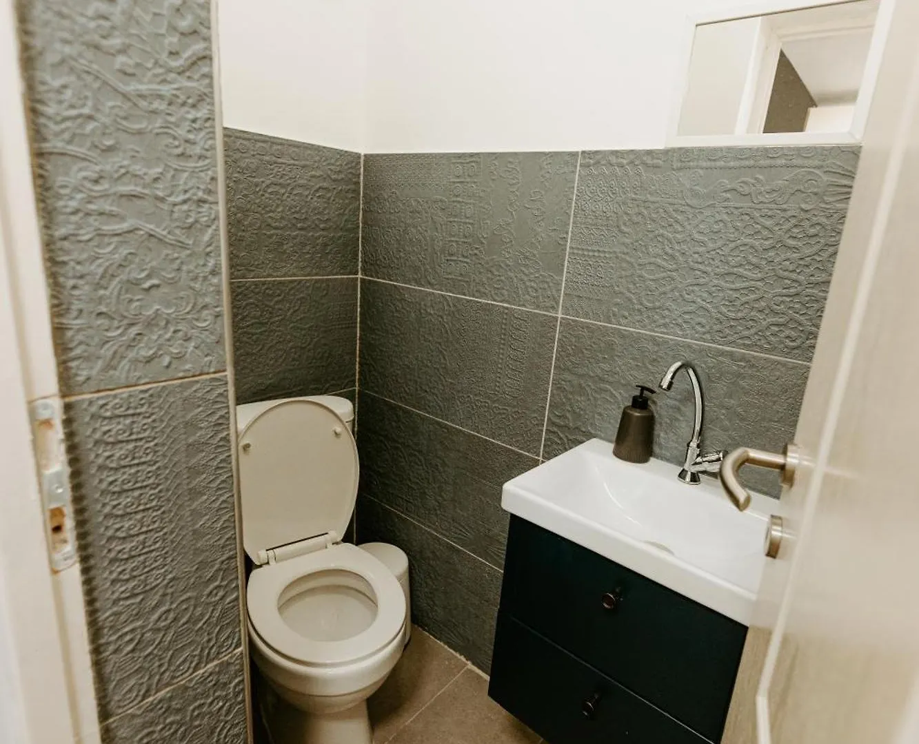 Margaret & Violet Apartments - Peaceful Stay Downtown Budapest 0*,  Hungary