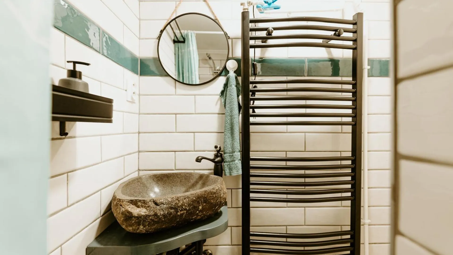 Margaret & Violet Apartments - Peaceful Stay Downtown Budapest