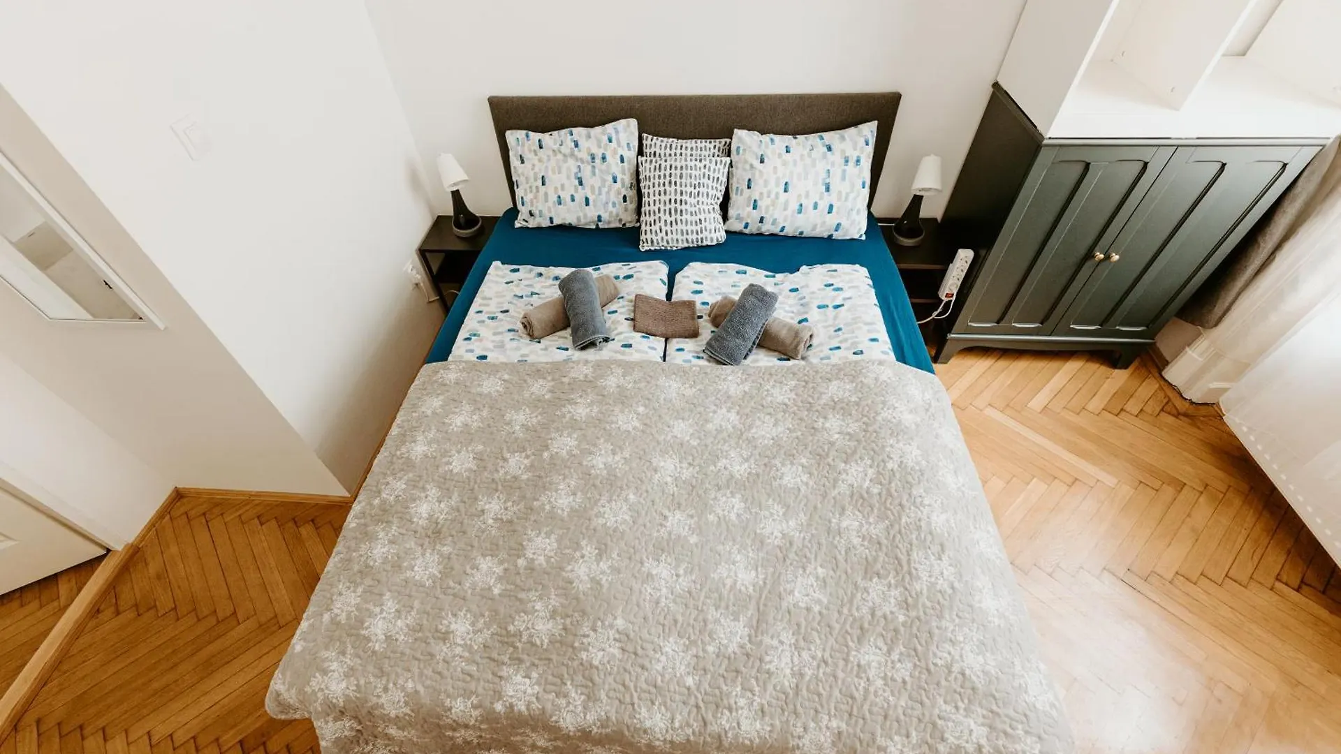 Margaret & Violet - Stylish Downtown Apartments In Budapest Hungary