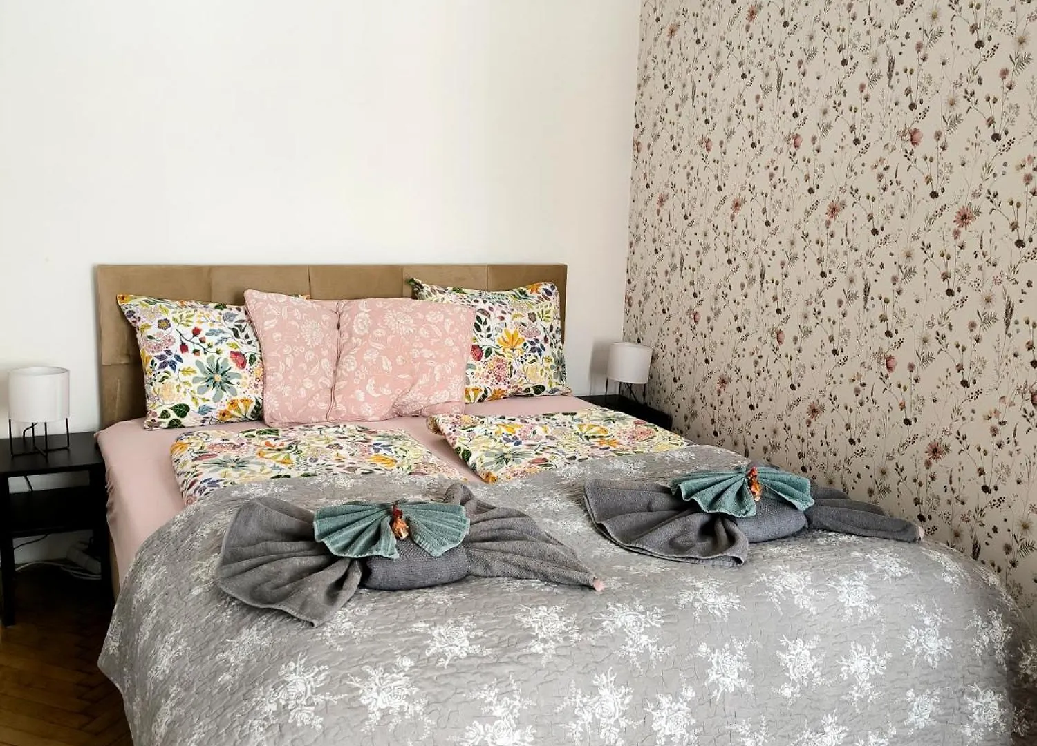 Margaret & Violet Apartments - Peaceful Stay Downtown Budapest